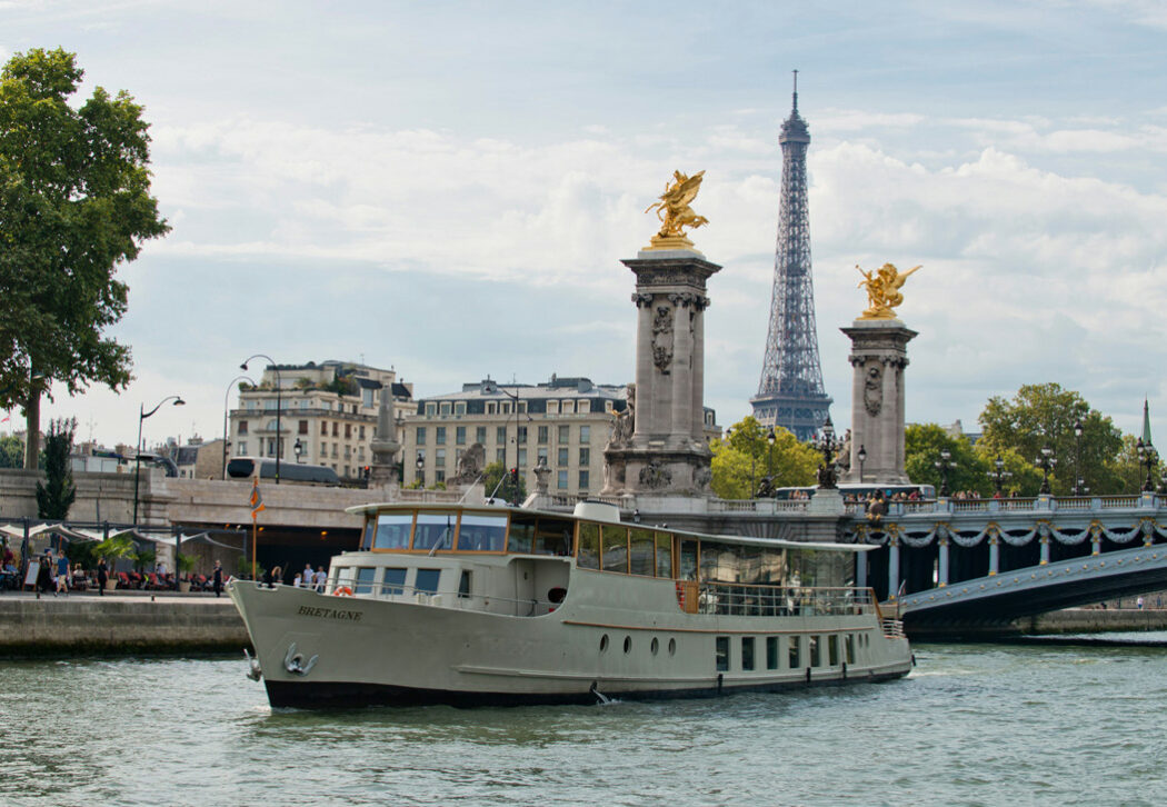 Les bateaux parisiens croisères sur la seine avec Apace Loisirs