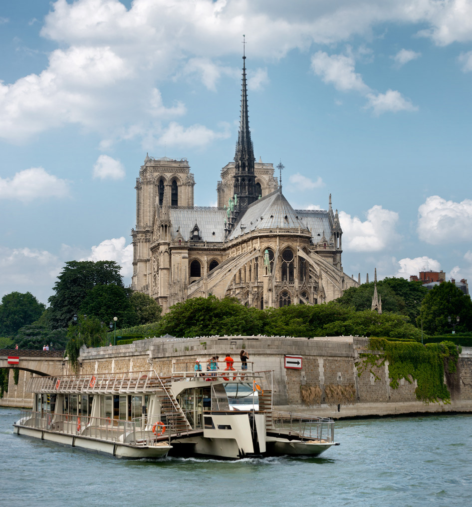 Les bateaux parisiens croisères sur la seine avec Apace Loisirs